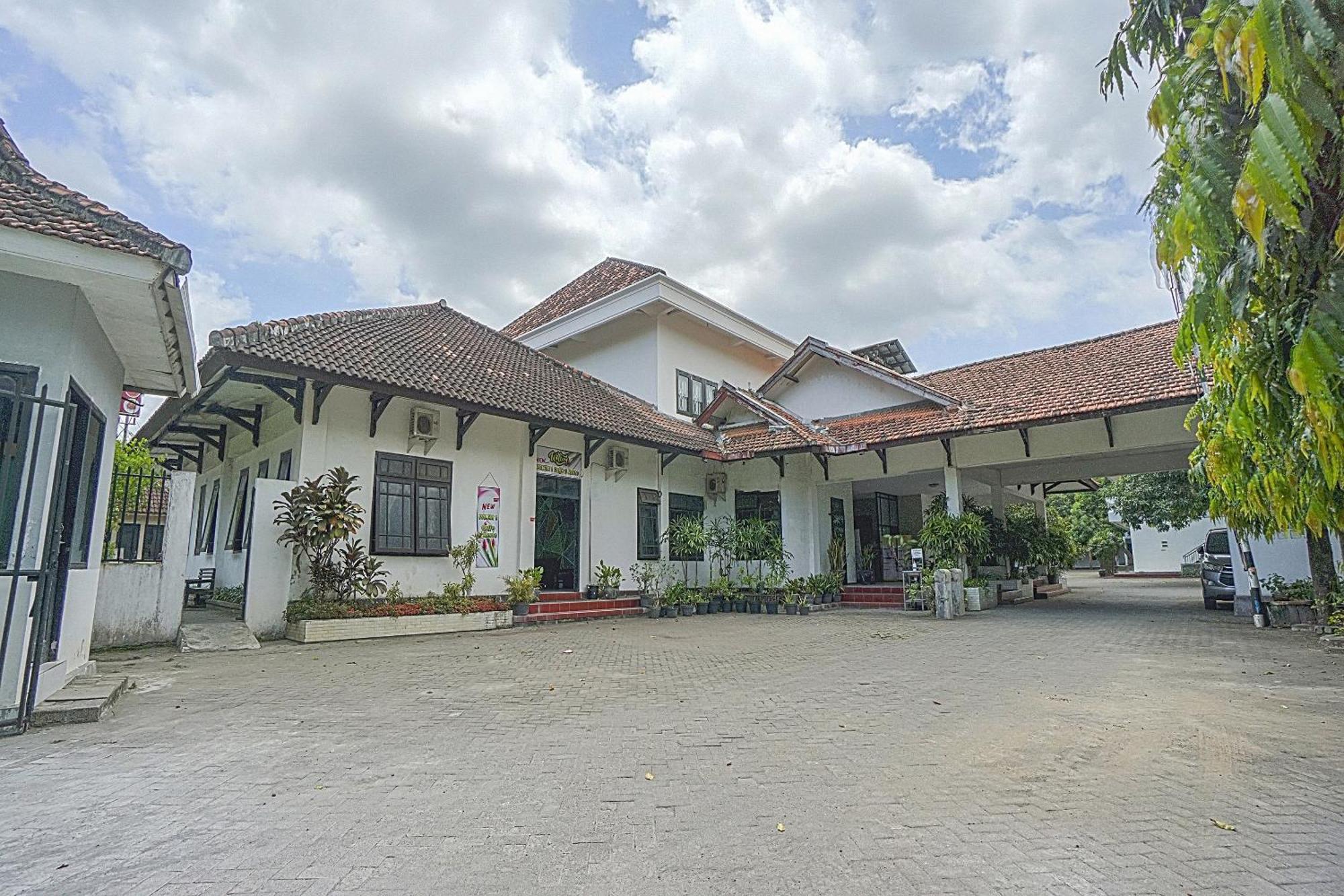 Collection O 90589 Palem Garden Hotel Tulungagung Exterior foto